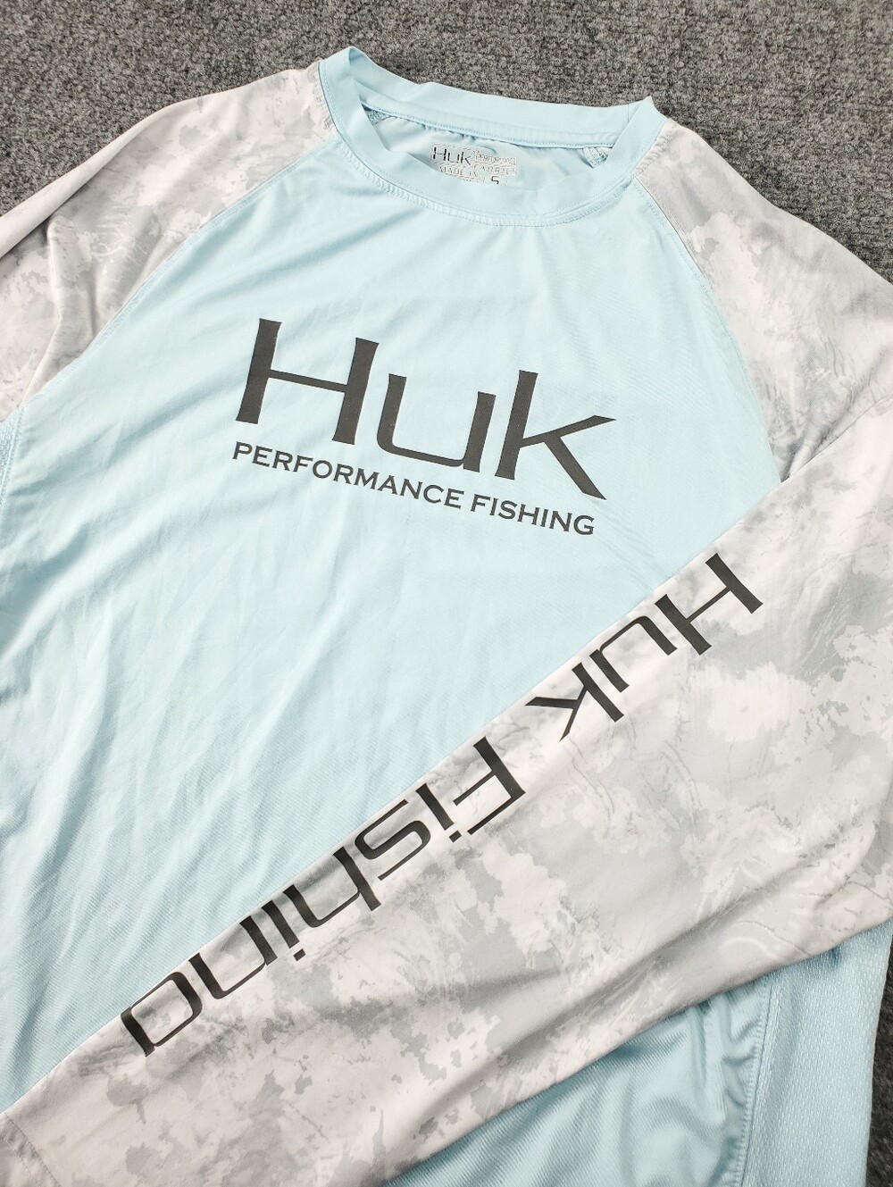 Huk Double Header Fishing Shirt Mens Small Performance Stretch Light Blue Gray